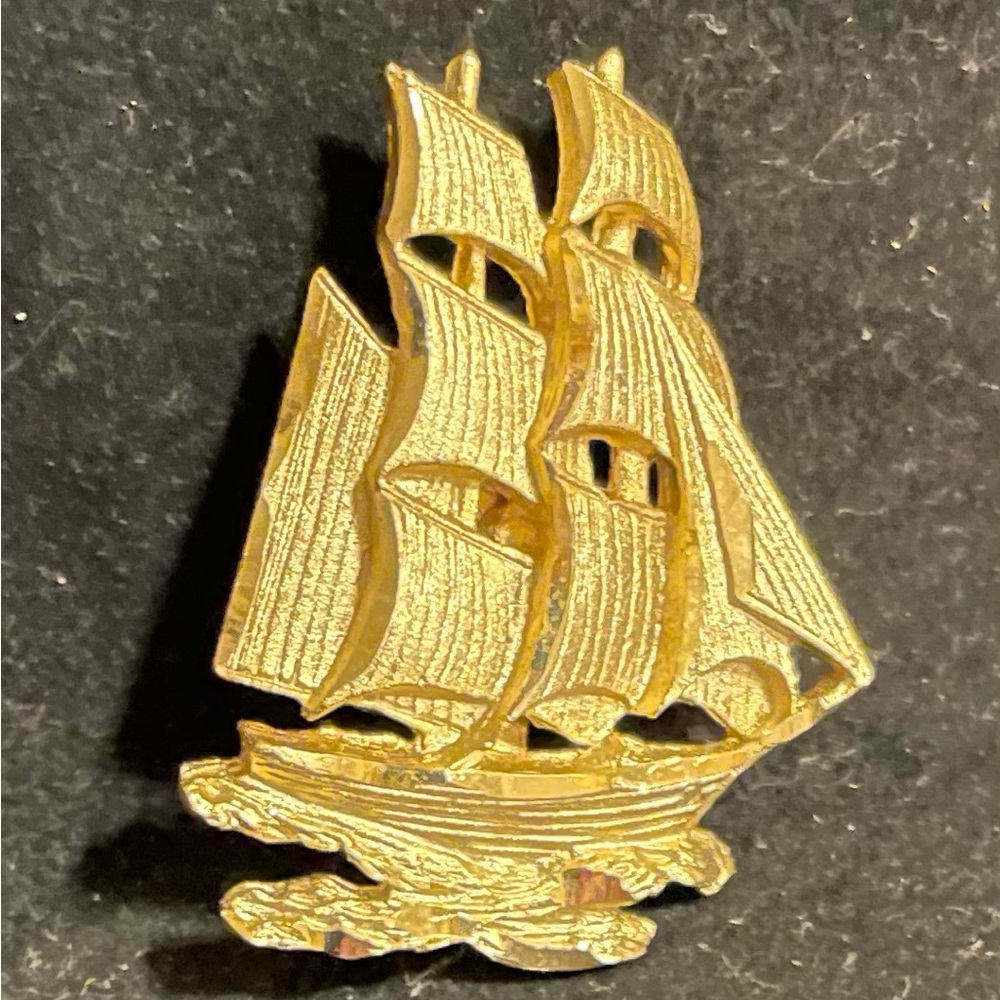 Vintage Gold tone Sailboat Brooch